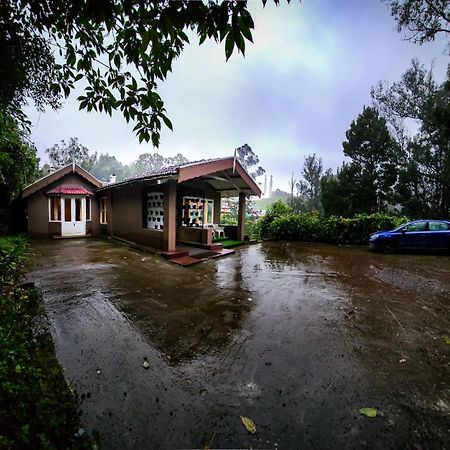 Woodhouse Hotell Ooty Exteriör bild