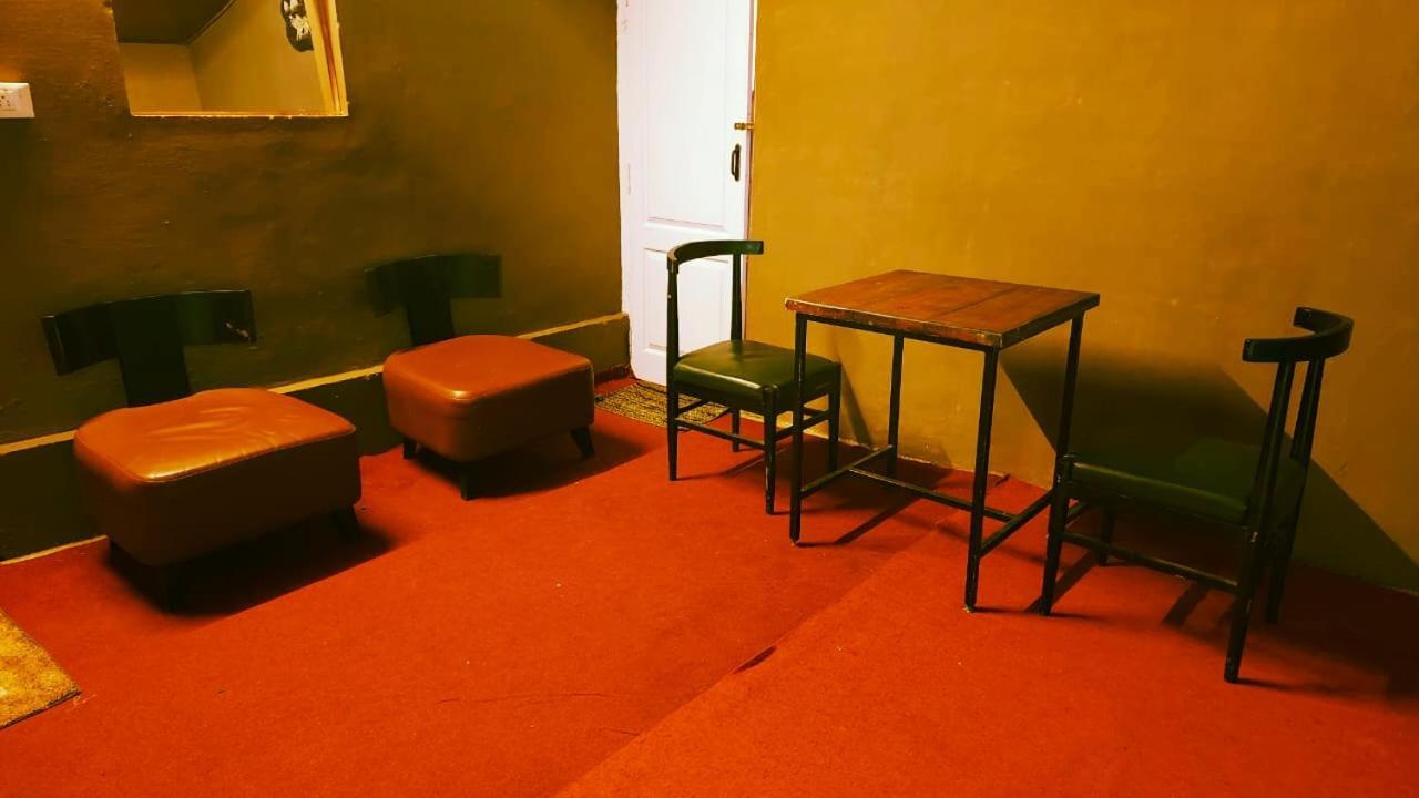 Woodhouse Hotell Ooty Exteriör bild