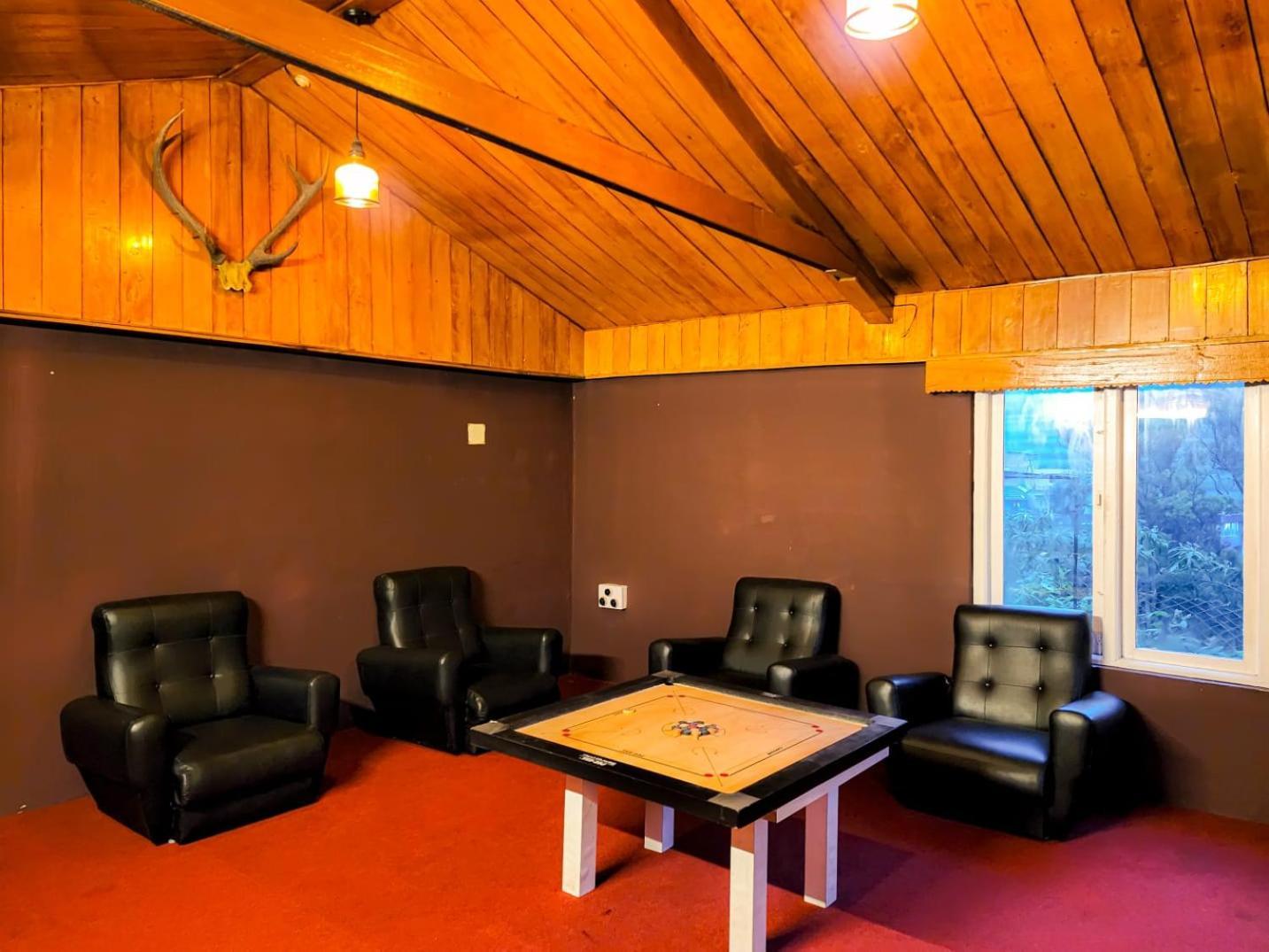 Woodhouse Hotell Ooty Exteriör bild