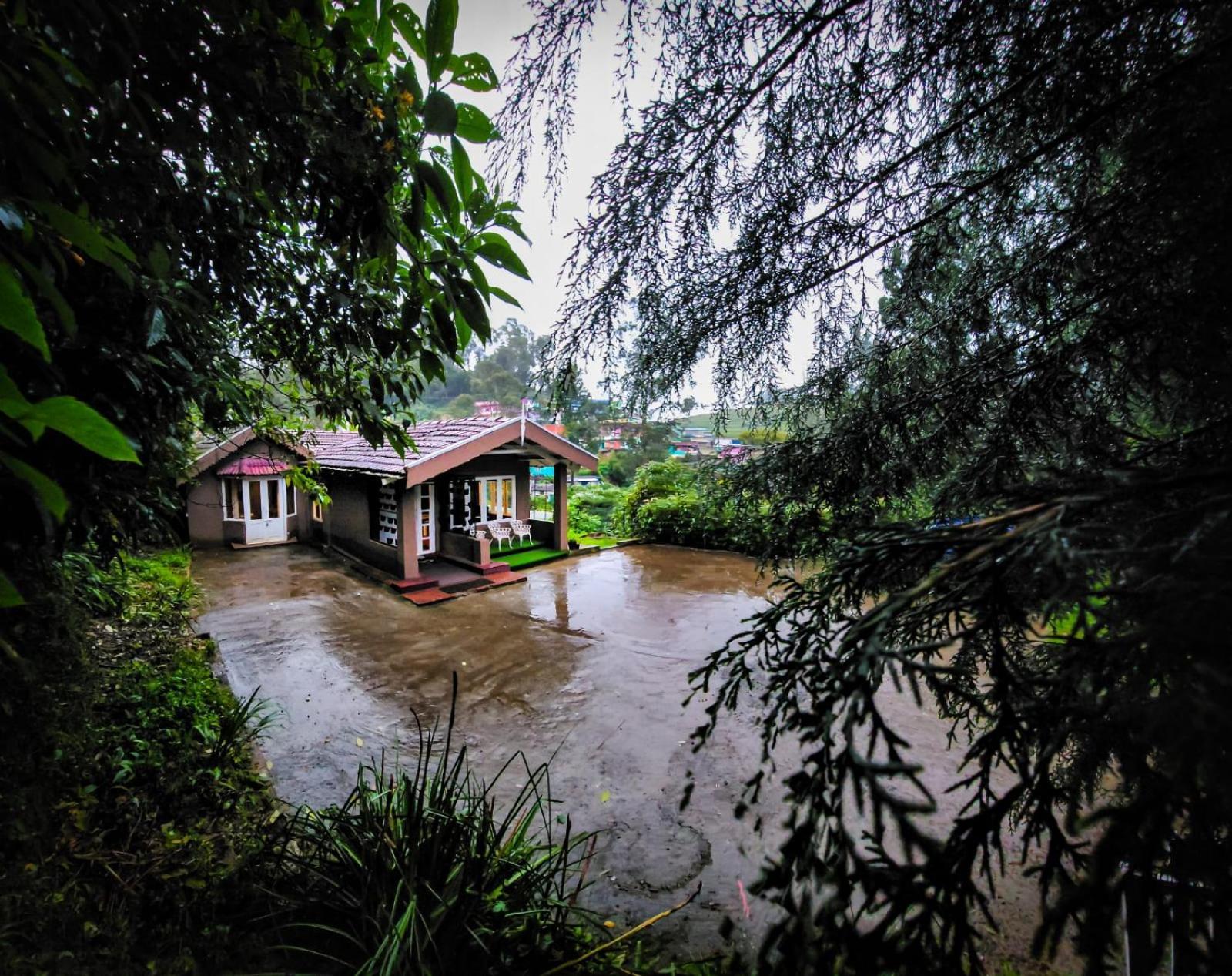 Woodhouse Hotell Ooty Exteriör bild
